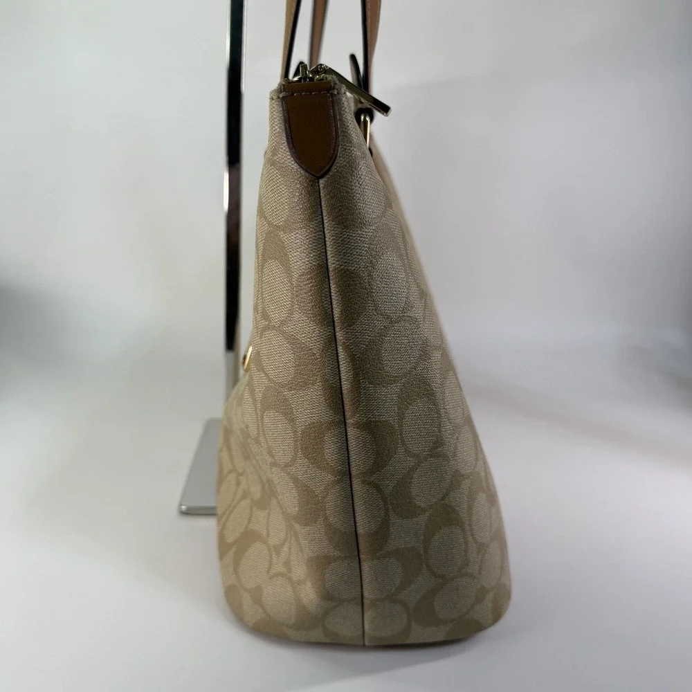 AUTHENTIC Coach Gallery Tote Signature Lt Khaki Chalk Saddle Top Zip Shoulder